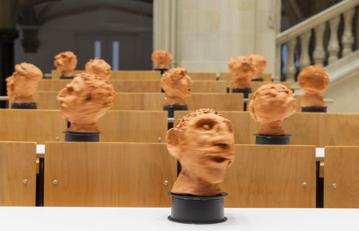 Esra Ersen, <i>Karussell, Installation</i>, 1998 Ausstellungsansicht, LWL – Museum für Kunst und Kultur, Münster, 2023/2024 Foto: LWL/ Hanna Neander