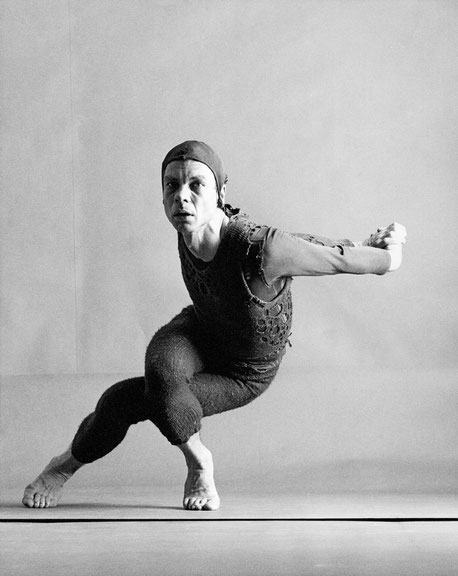 Merce Cunningham in <I>Changeling</i>, 1957, Foto: Richard Rutledge, © Courtesy of the Merce Cunningham Trust and the Jerome Robbins <i>Dance Division</i>, The New York Public Library