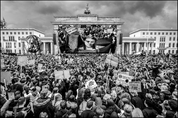 Beate Passow, <i>Berlin (Fridays for Future)</i>, 2019, Tapisserie