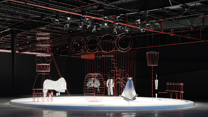 Taus Makhacheva, <i>Charivari</i>, 2019, Installationsansicht, Courtesy: Diriyah Biennale Foundation, Foto: Marco Cappelletti