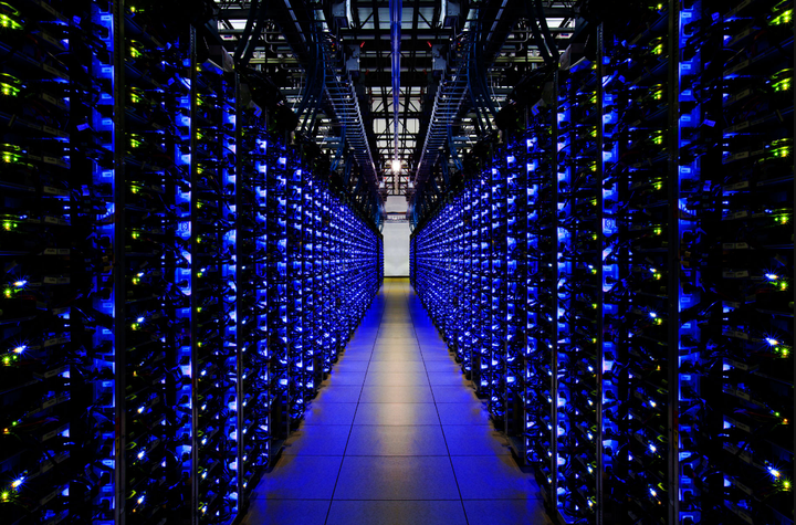 Connie Zhou, <i>Google Data Center</i>, 2020, © Connie Zhou, Courtesy: Google Cloud