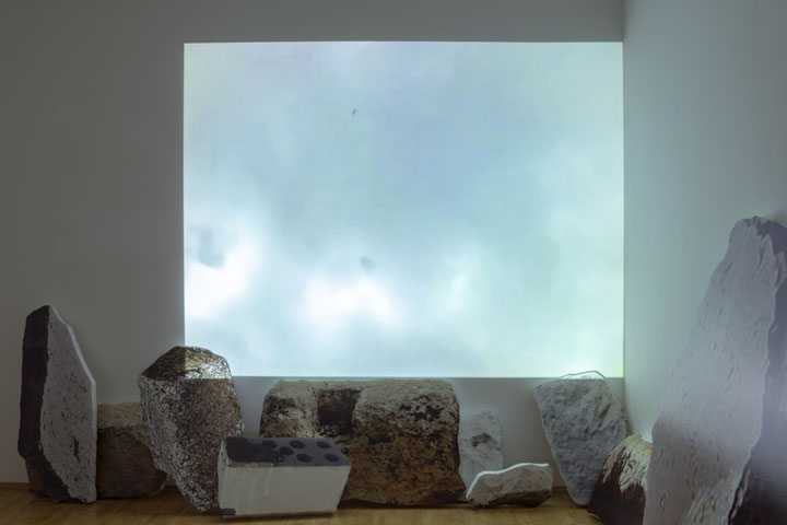 Mikhail Tolmachev, <i>Another day of you and me under conditions not of our own making</I>, 2018), Fotoobjekte, Video, Stimme, Loop