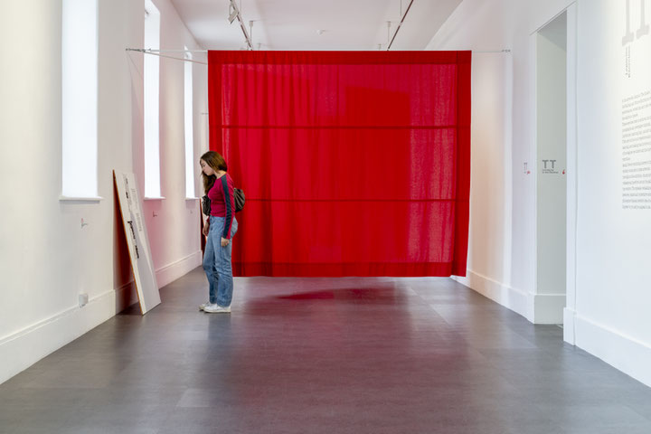 Sarah Pierce <i>Scene of the Myth</i>, Ausstellungsansicht, Galerie für zeitgenössische Kunst, Leipzig, 2024 © Alexandra Ivanciu